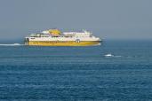 La liaison Transmanche avec le ferry au large de Boulogne-sur-Mer en route pour l'Angleterre